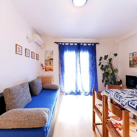 Comfortable In With Sea View 60 M² Apartment