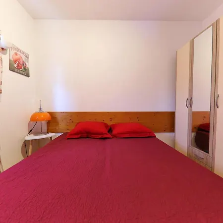 Daire Comfortable In With Sea View, 60 M² Zadar