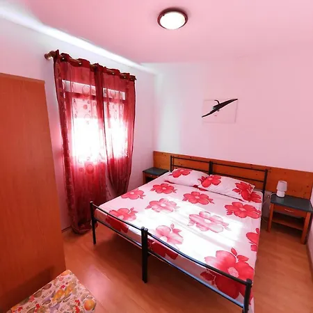 Comfortable In With Sea View, 60 M² Apartment Zadar